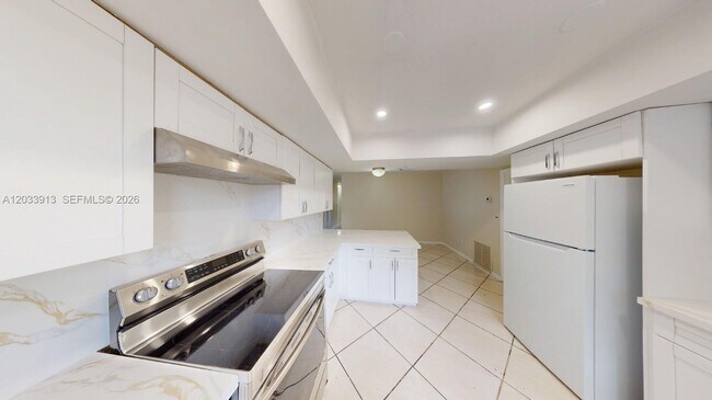 Building Photo - 7882 Grand Canal Dr