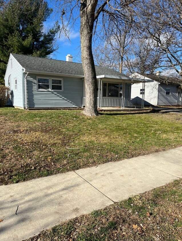 HOUSE…2 Bedroom 1 Bath - HOUSE…2 Bedroom 1 Bath