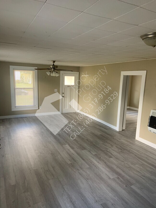 Foto del edificio - Spacious 2 BD/1 BA House located in Shawne...