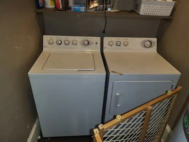 Foto del edificio - 200 Clisby Plz