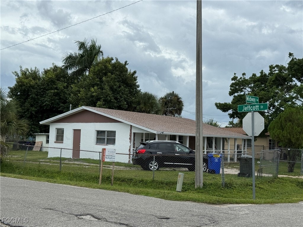 Primary Photo - 2629 Midway Ave