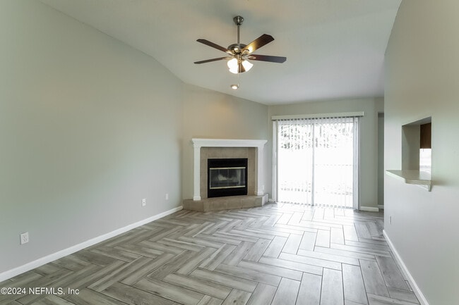 Building Photo - 861389 Worthington Dr