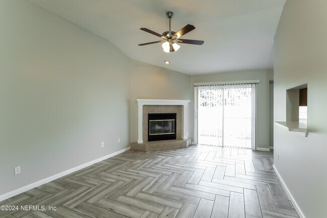 Foto del edificio - 861389 Worthington Dr