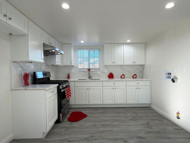 Photo - 5970 Locust Ave Townhome