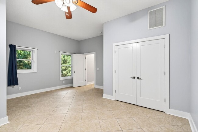 Building Photo - Lower Level Basement Apartment- Black Mountain