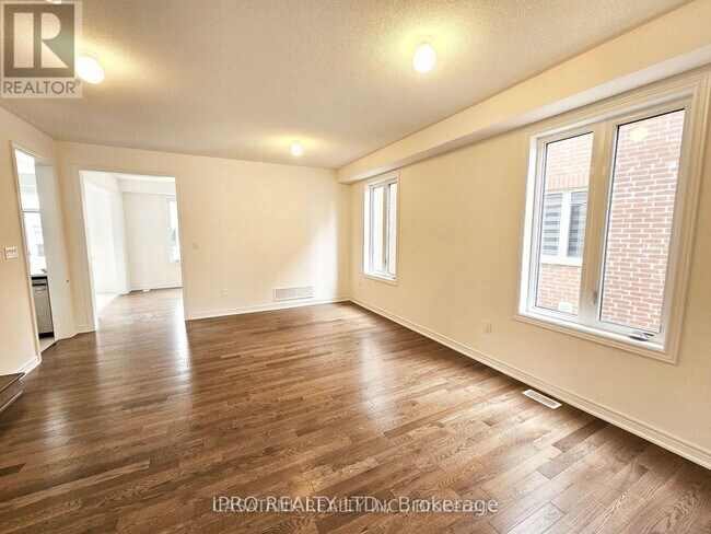 Building Photo - 372 Leanne Ln