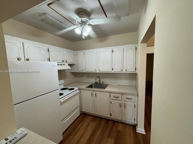 Building Photo - 91 Waltham D