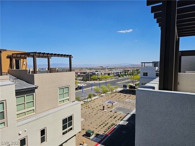 Building Photo - 651 Sentinel Spire St