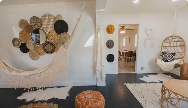 Foto del edificio - 64 Hartwell Ave