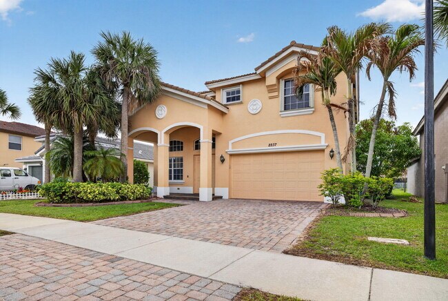 Foto del edificio - 2237 Newport Isles Blvd