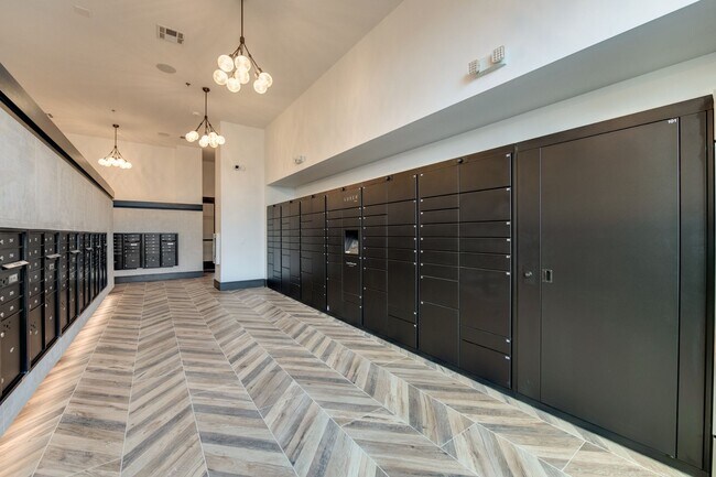 Building Photo - 2222 Hawes Ave