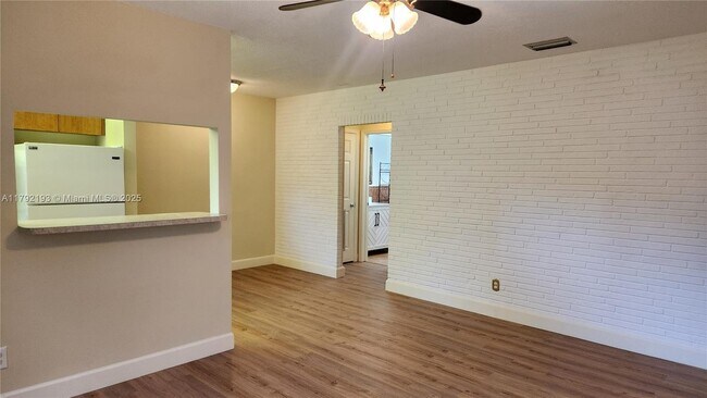 Foto del edificio - 216 SW 10th St