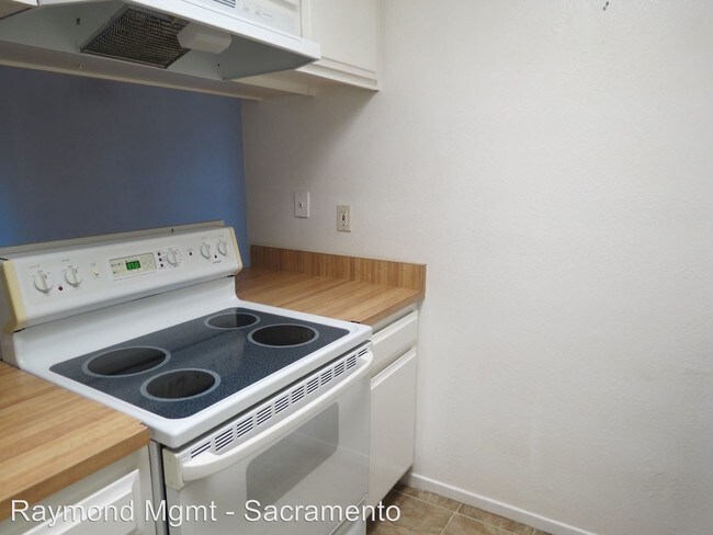 Building Photo - 7413-7415 Tierra Way