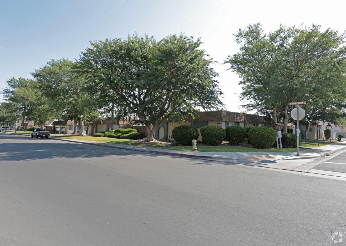 Foto del edificio - 451-491 Minnewawa Ave