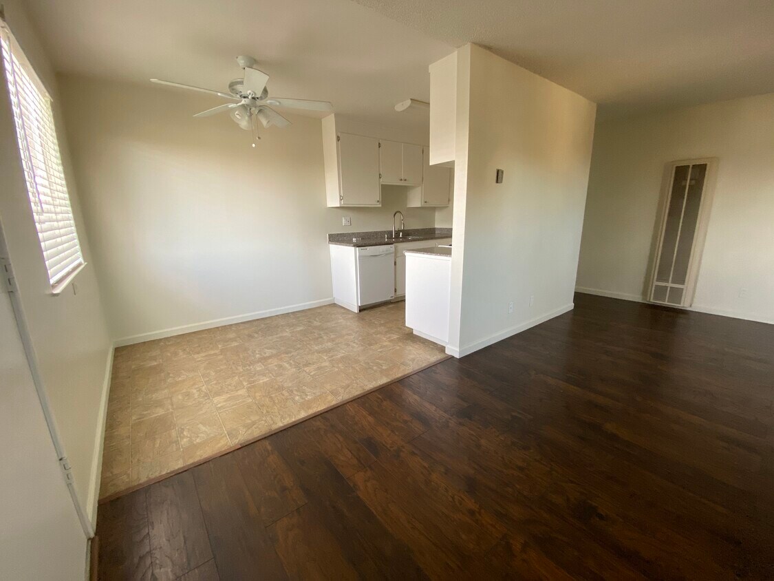 Típico espacio en Capri Apartments - 20 E 16th St
