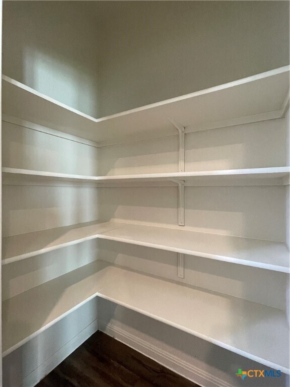 Foto del edificio - 532 Peony Ct