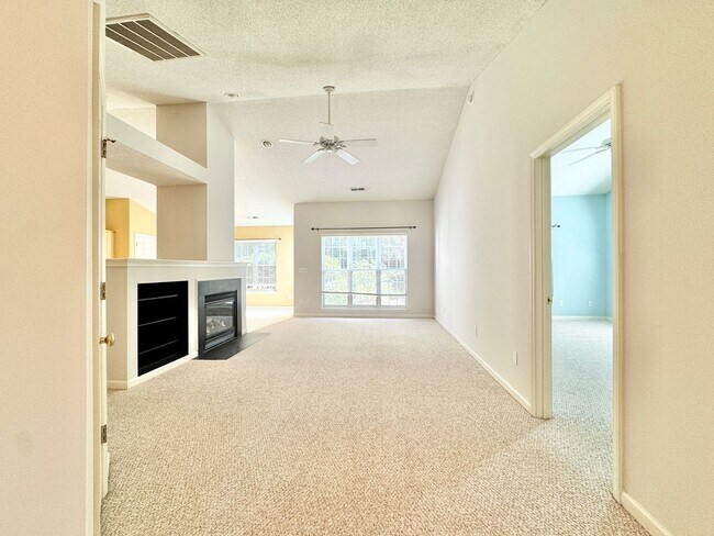 Building Photo - 4800 Corinthian Way
