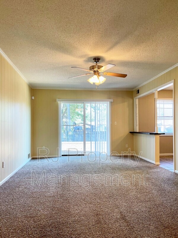 Foto del edificio - 3235 Foxgate Dr