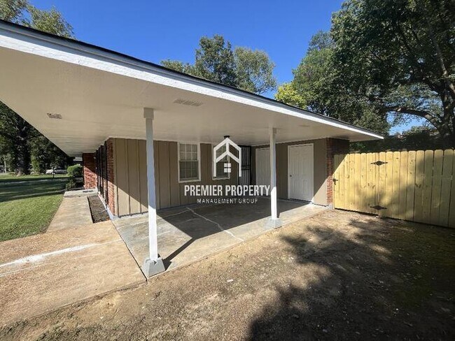 Foto del edificio - 4906 Childs Dr