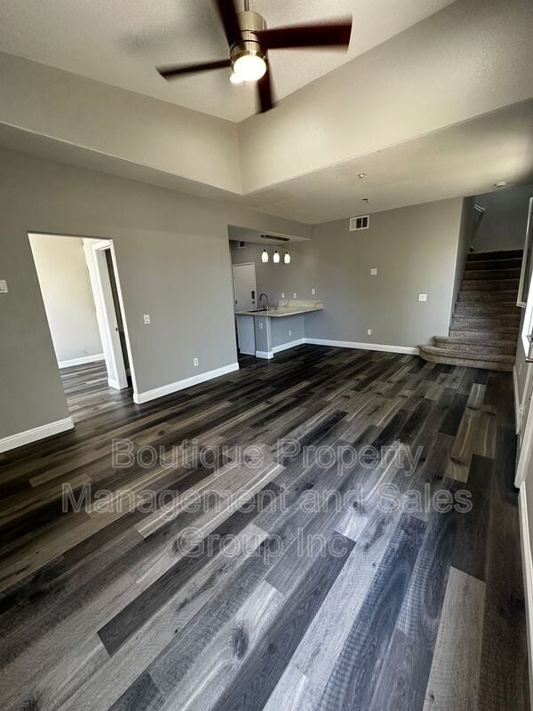 Building Photo - 1455 E Holcomb Pl