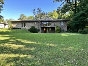 Primary Photo - Beautiful Lake View Property!