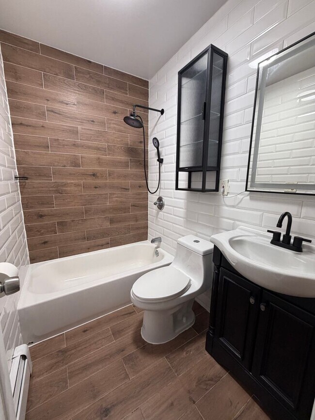 Foto del edificio - 40 Eldert Ln