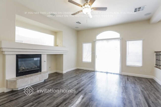 Building Photo - 10870 Fishers Island St