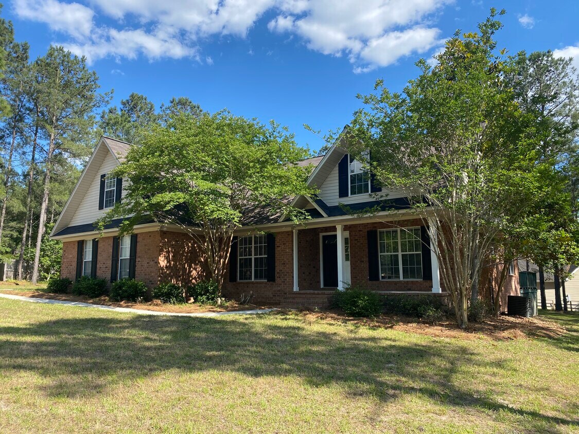Foto principal - 802 King Arthur Dr