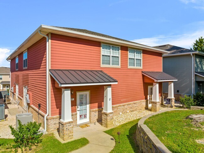 Building Photo - 730 Arbor Lake Dr