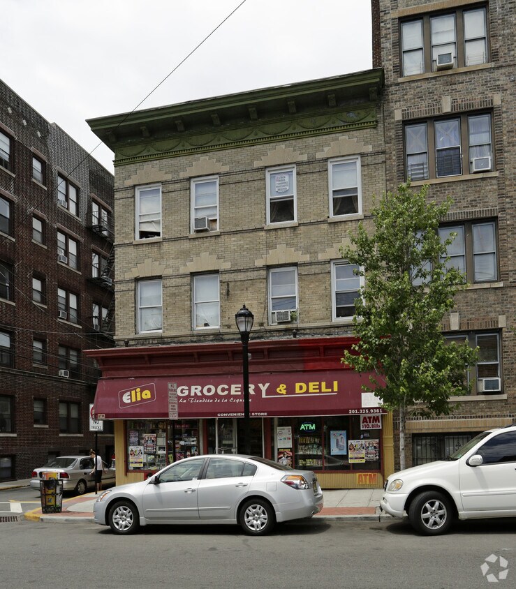 Primary Photo - 901 New York Ave