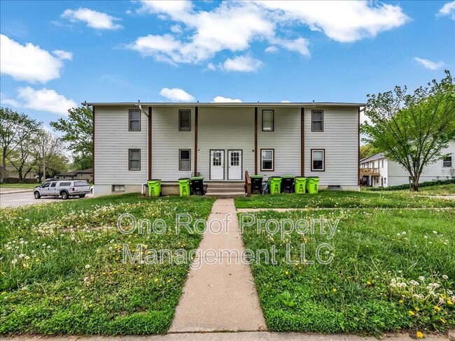 Building Photo - 1909 Chateau Dr
