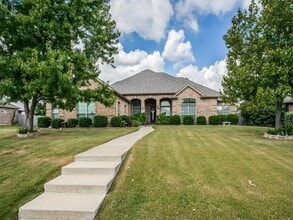Building Photo - 13733 Alterna Dr