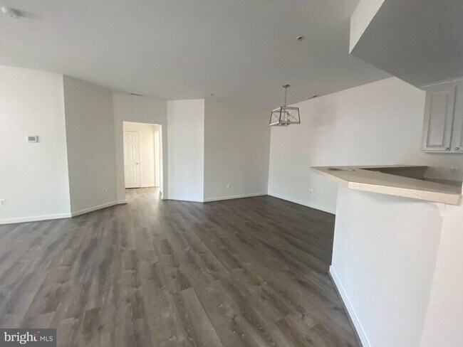 Foto del edificio - 805 Latchmere Ct