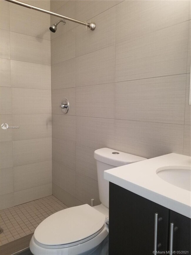 Foto del edificio - 1049 SW 11th St