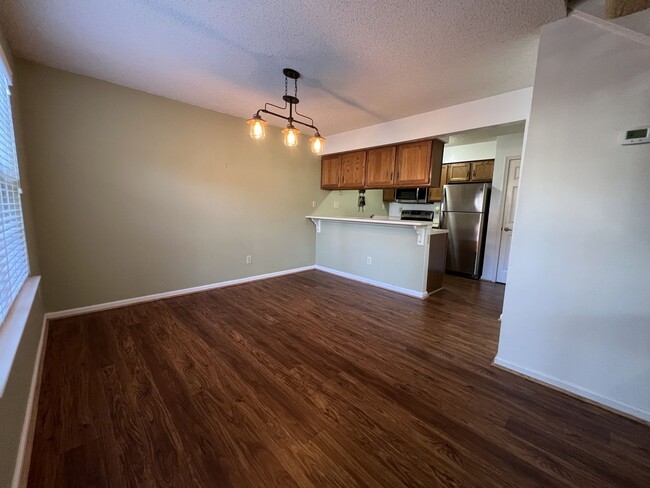 Foto del edificio - Charming Townhome in Desirable Kiln Creek ...