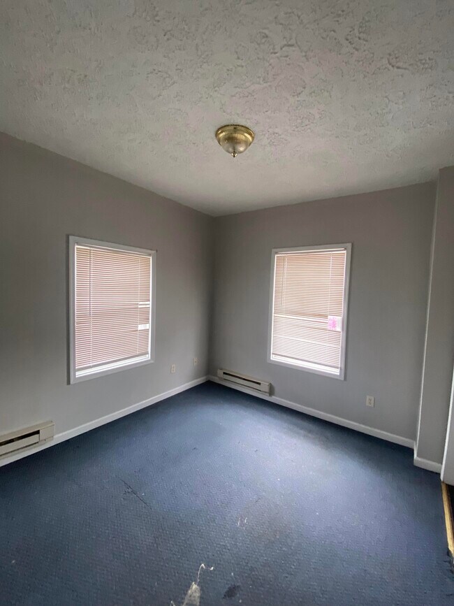 Foto del edificio - 112 E Fourth St