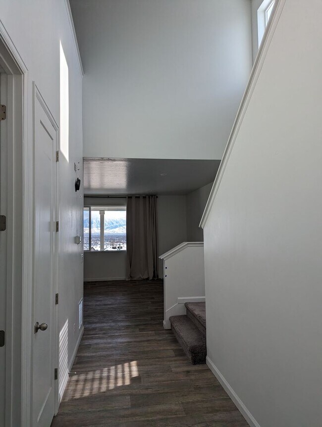 Building Photo - Beautiful 4 bedroom home in Saratoga Springs