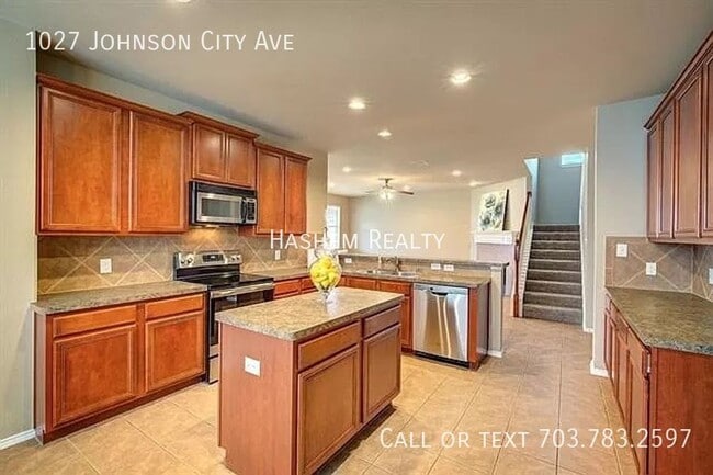 Building Photo - 1027 Johnson City Ave