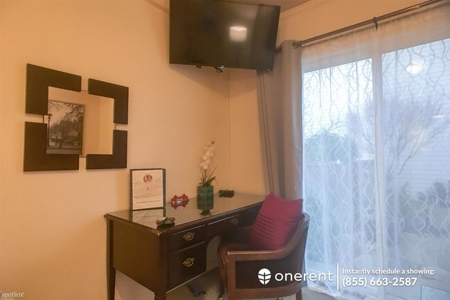Foto del edificio - Studio, 1 bath Flat - 3100 Turk Blvd Unit B