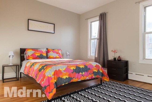 Building Photo - 2 BEDROOMS PLUS OFFICE IN ASTORIA