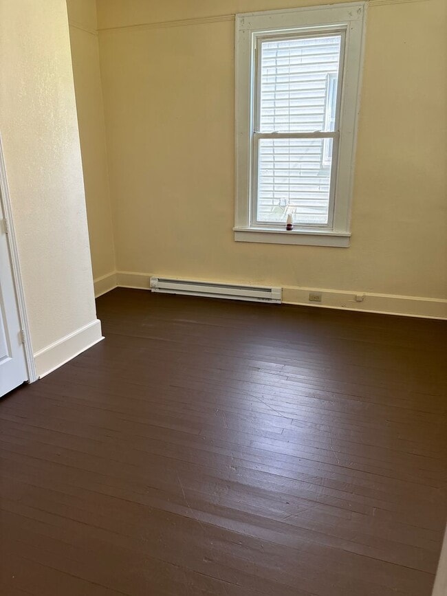 Building Photo - 2 Bedroom 1 Bath Home Winston Salem
