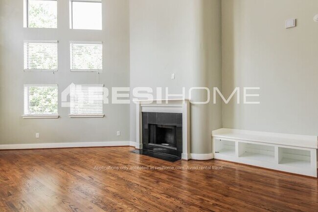 Foto del edificio - 5418 Inker St
