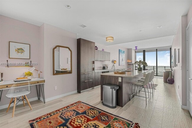 Building Photo - 480 NE 31st St