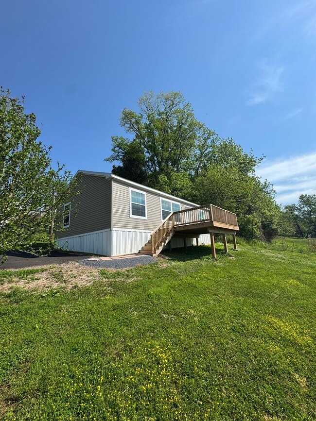 Building Photo - 465 Royal Manor Rd