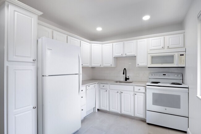 Building Photo - 516 Neff Ln
