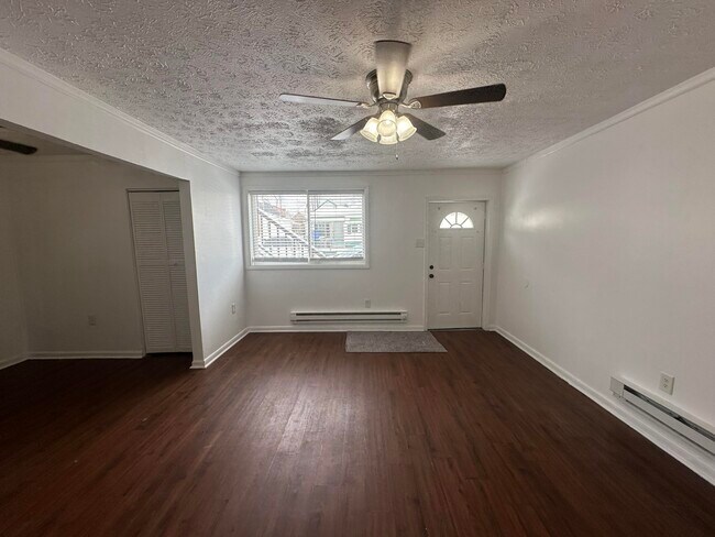 Building Photo - 154 Eddie St