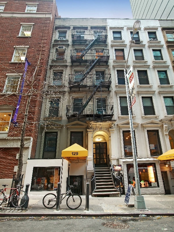 Foto del edificio - 129 W 56th St