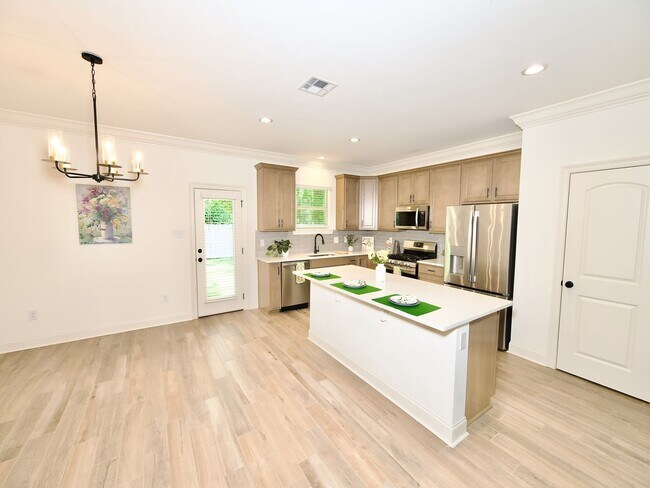 Foto del edificio - Gorgeous property in the highly sought aft...