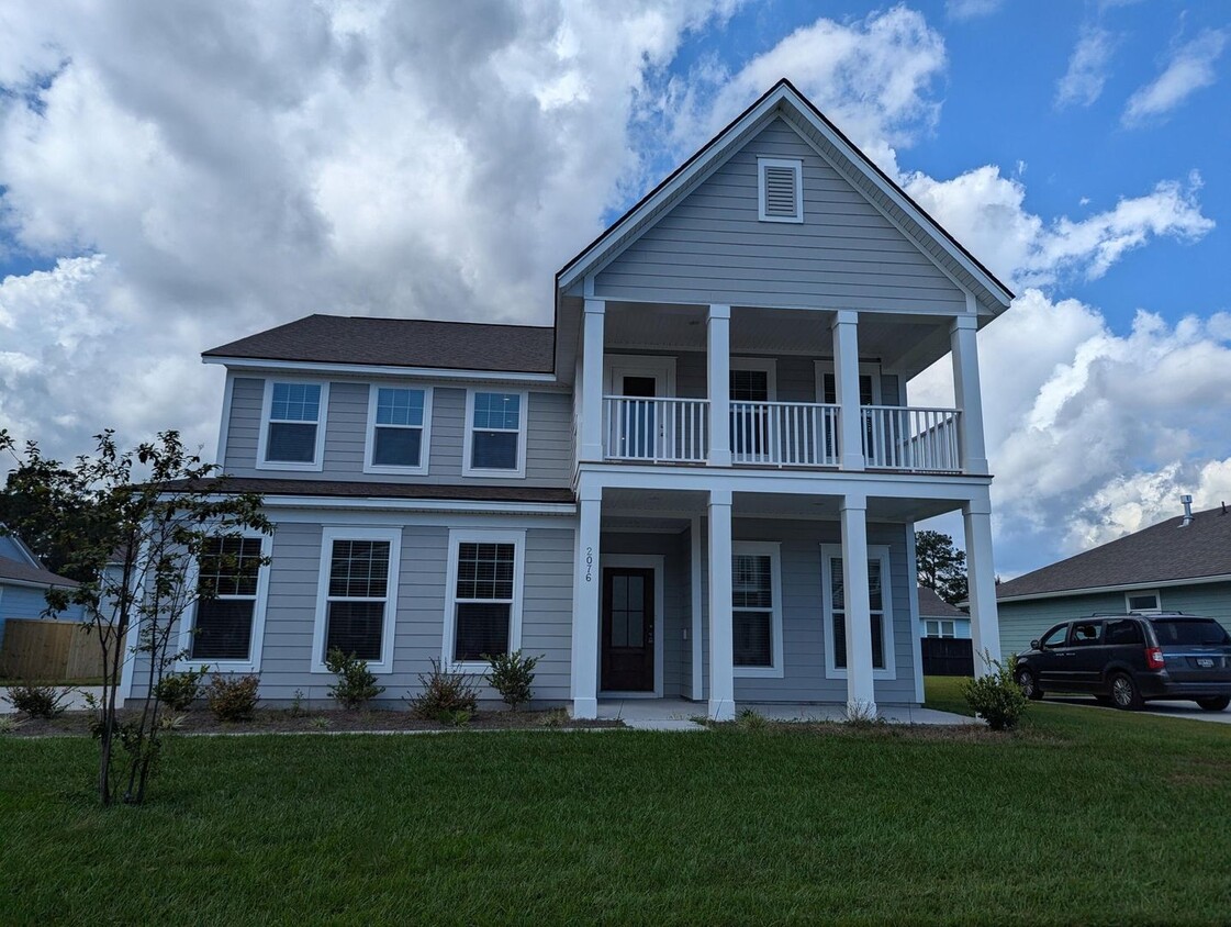 Foto principal - Beautiful 5 Bdrm New Construction Home in ...