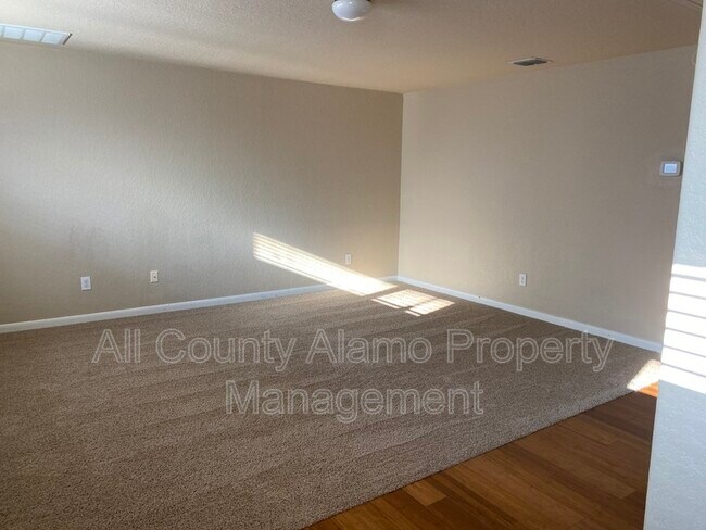 Building Photo - 5565 Saffron Way